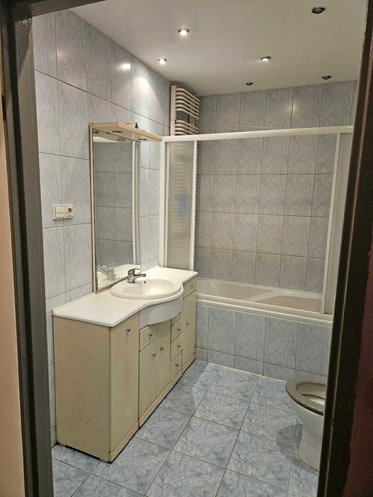 Demontaż wyburzanie skuwanie płytek ścian kafelek mebli