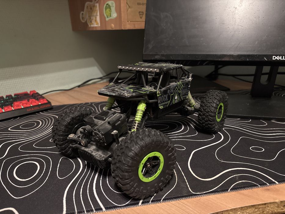 Продаю машинку на радіоуправлінні