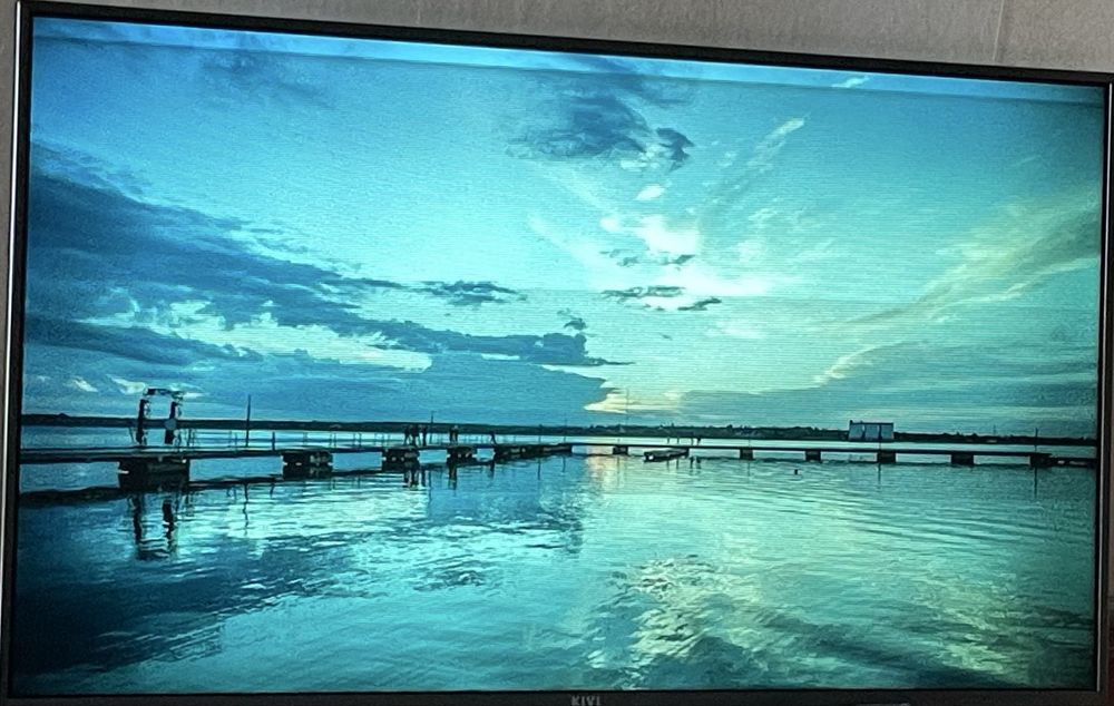 продам смарт Телелевизор Kivi 43FK30G можно еще на запчасти