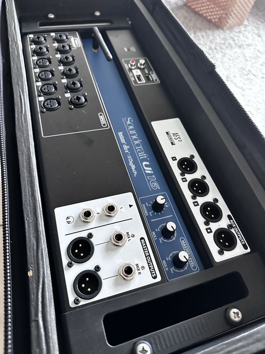 Mesa digital Ui16 soundcraft