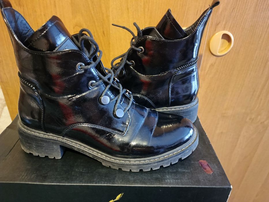Botki buty lakierki 39