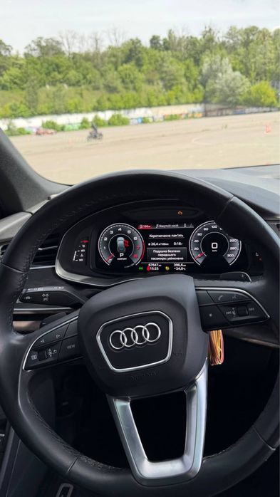 Продам Audi Q7 2022 року