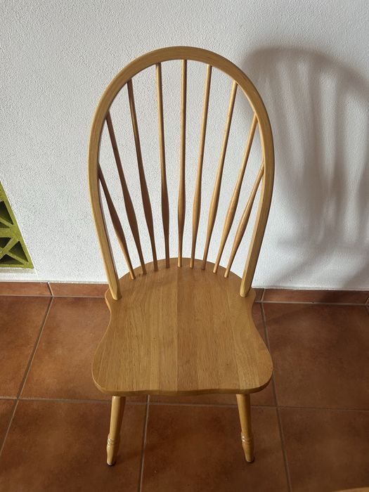 Mesa de refeição extensivel de 4 a 6 lugares