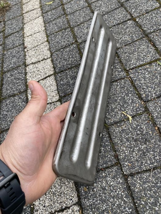 Wspornik tablicy C328/330