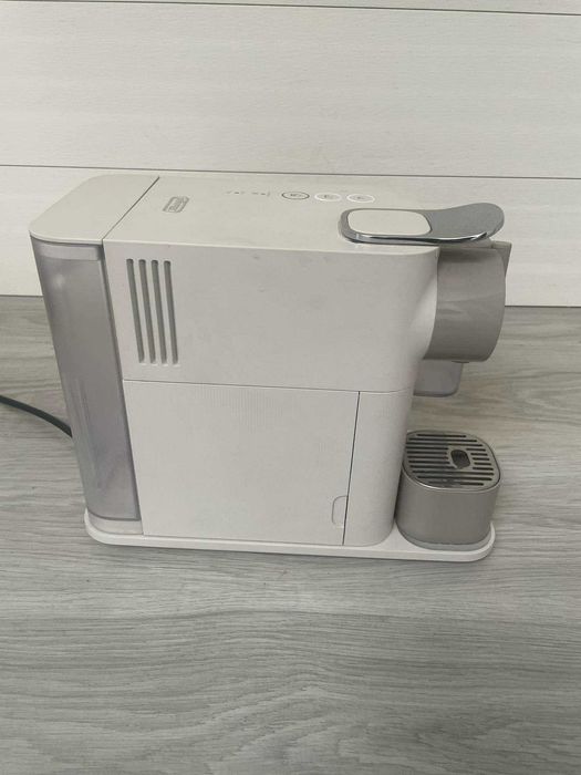 Ekspres kapsułkowy De'Longhi Nespresso EN510.W