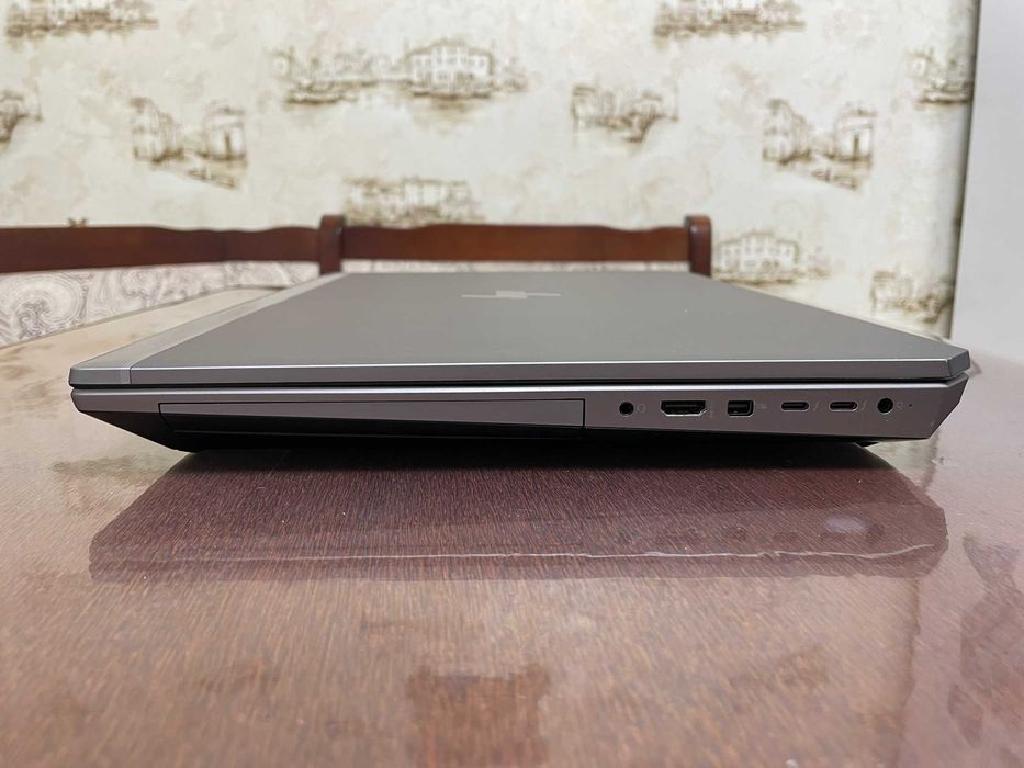 Ноутбук 17 FHD IPS HP Zbook 17 G5 (Xeon E-2176M/16Gb/512/Quadro P4200)