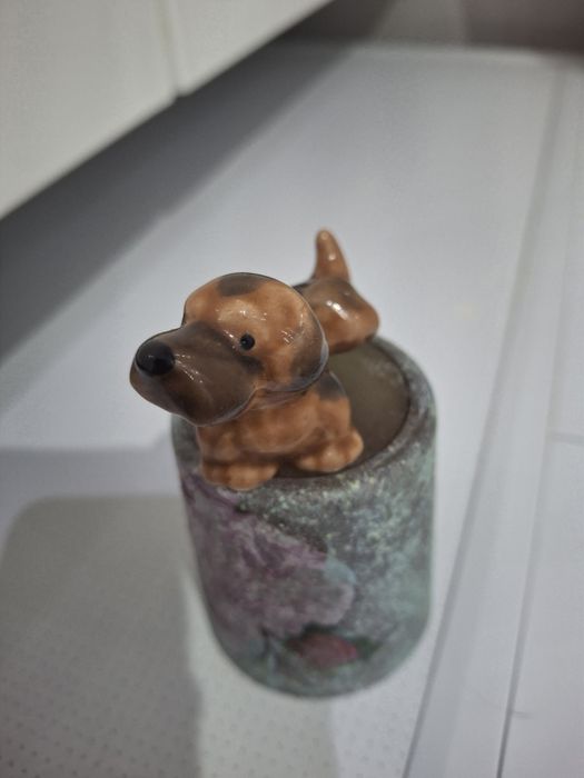 Porcelitowy piesek - miniatura z PRL