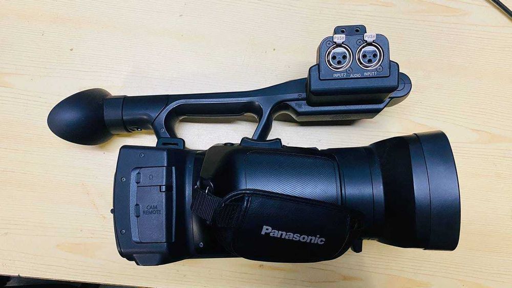 Відеокамера Panasonic AG AC-90 не працює. Потребує ремонту.