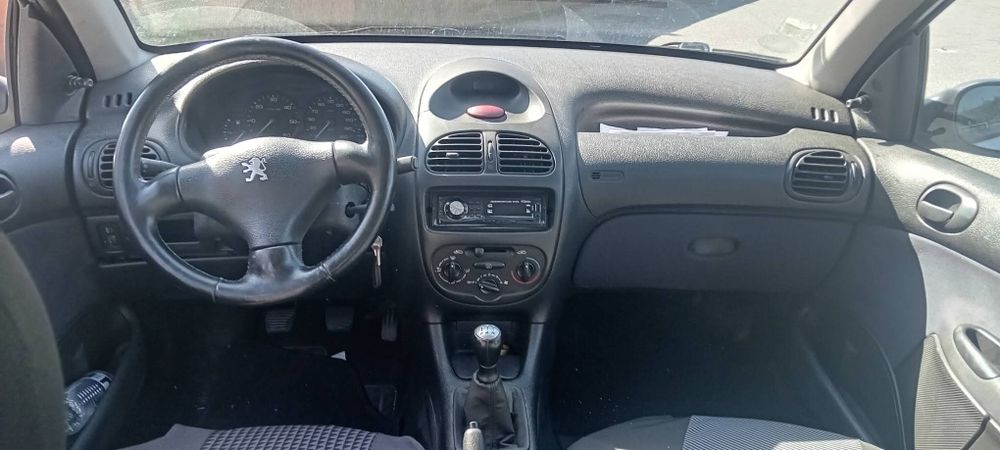 Peugeot 206 1.1 (60cv)  pratico e fiavel...
