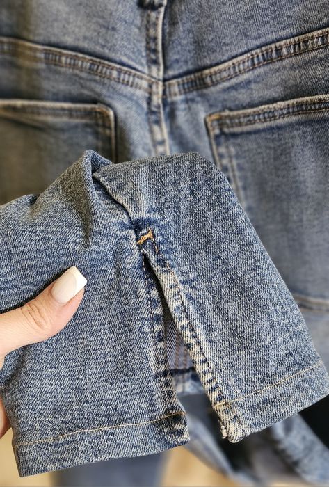 Джинси. Zara. На дівчинку 10-12 років.