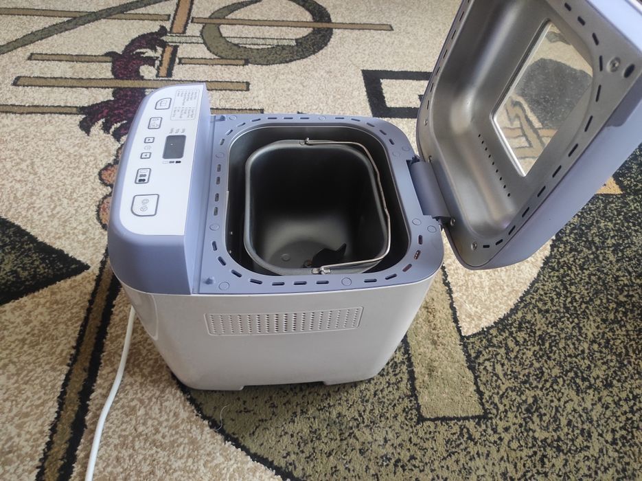 Хлібопічка продам