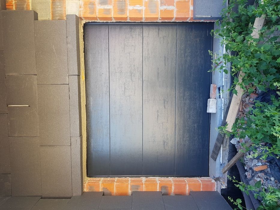 Brama garażowa segmentowa Bramy garazowe przemysłowe producent