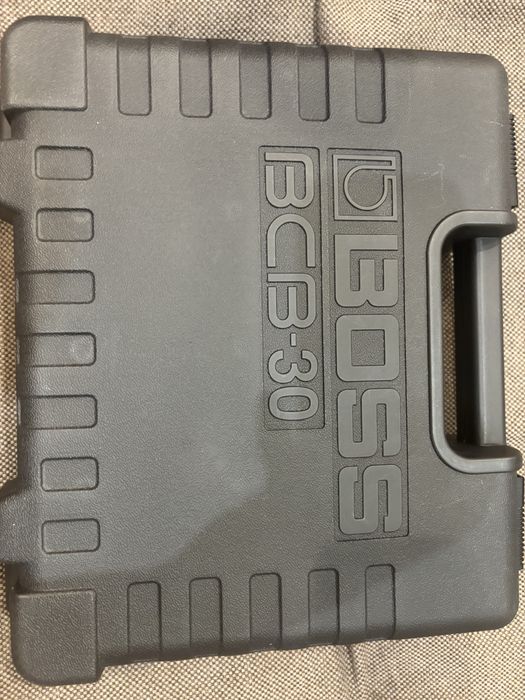 Педалі Boss Limiter LM-2; super distortion and feedbacker DF2; Noise Gate NF1. Кейс Boss BCB-30