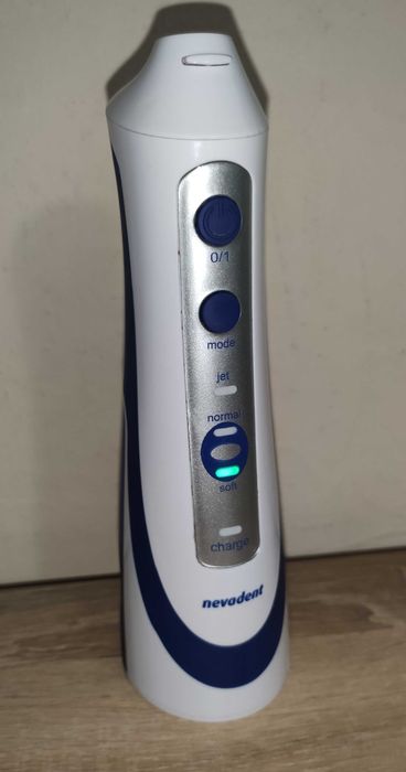 Nevadent акумуляторний водяний флоссер NMD 3.7 B8/ Іригатор
