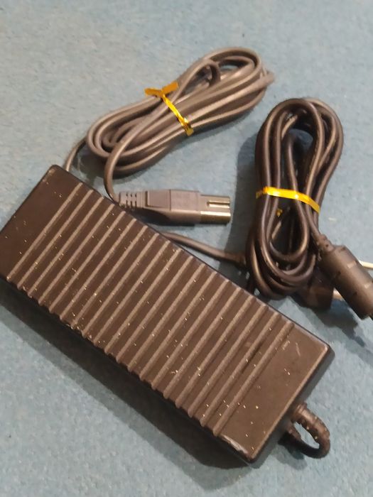 Блок питания для ноутбуков 20v 6a