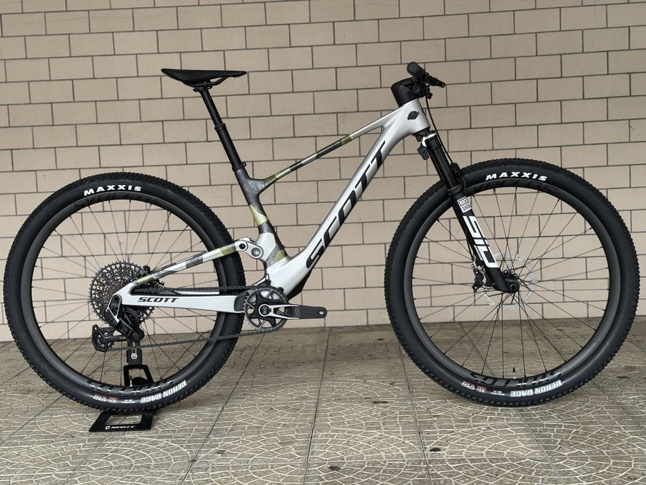 Bicicleta Scott Spark RC WC com Flight Attendant