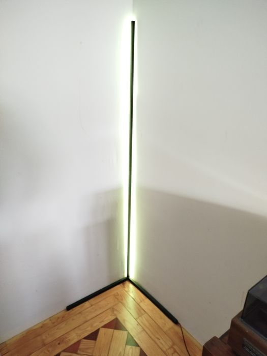 Candeeiro de canto Led
