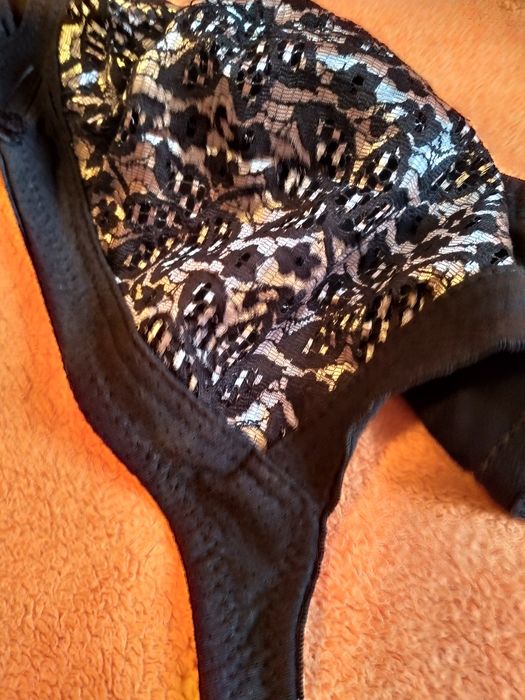 Бюстгалтер . Фабричный Китай. 110 D