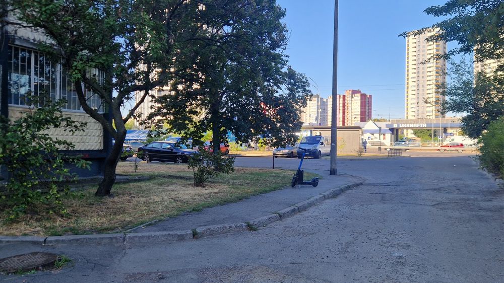 Продам 2к  квартиру від власника в Дніпровському районі, проспект Воскресенський, 50.