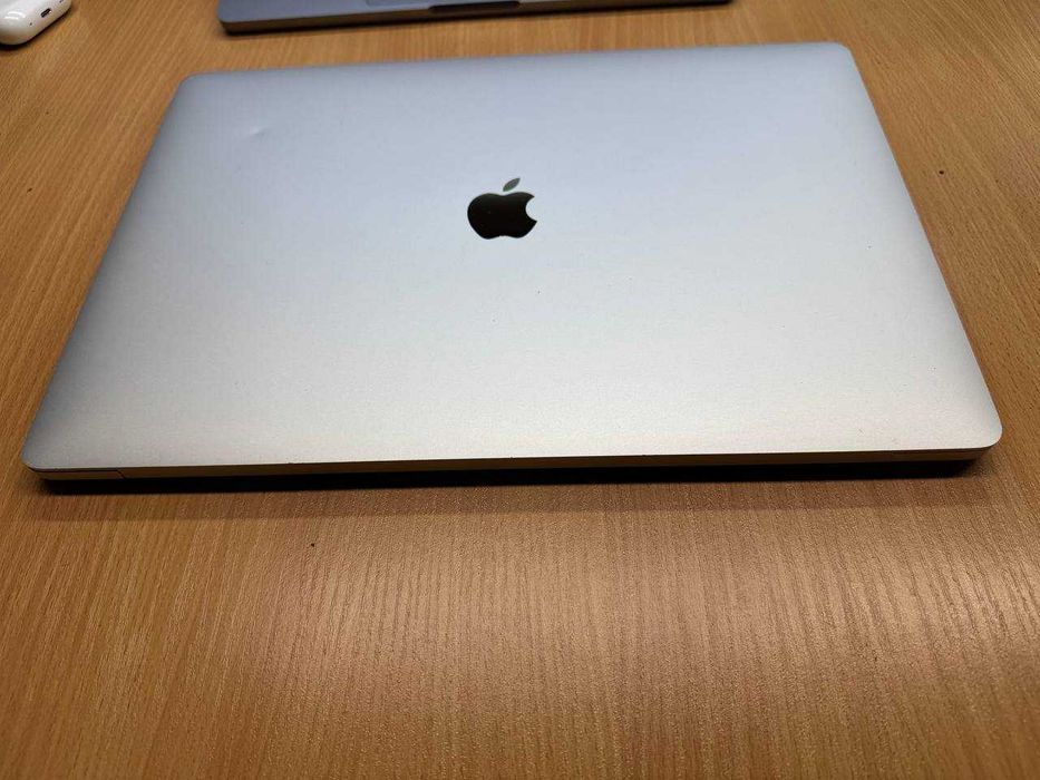 MacBook Pro 16" A2141 (Touch Bar 2019)Core i9 2.4/32/500 Pro 5300M 4Gb