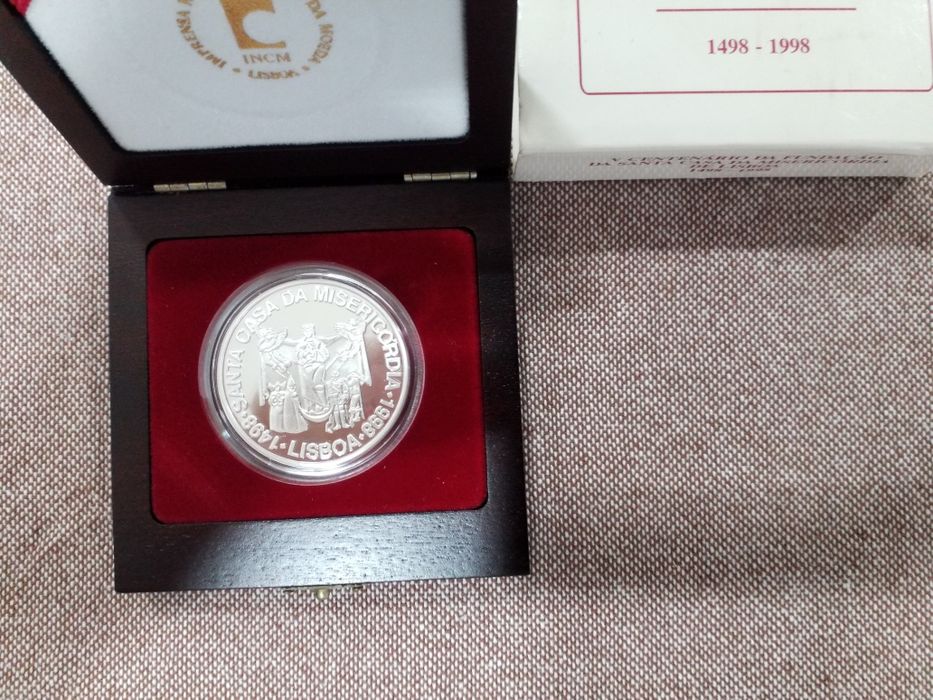 Moedas antigas em prata portuguesas.