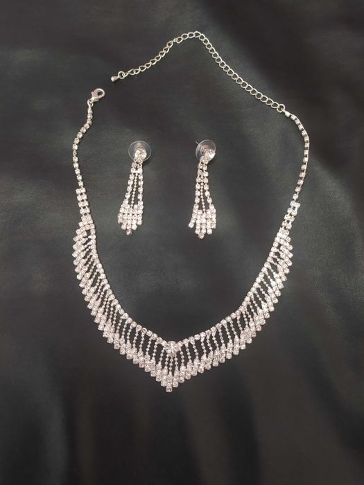 Прикраса  жіноча