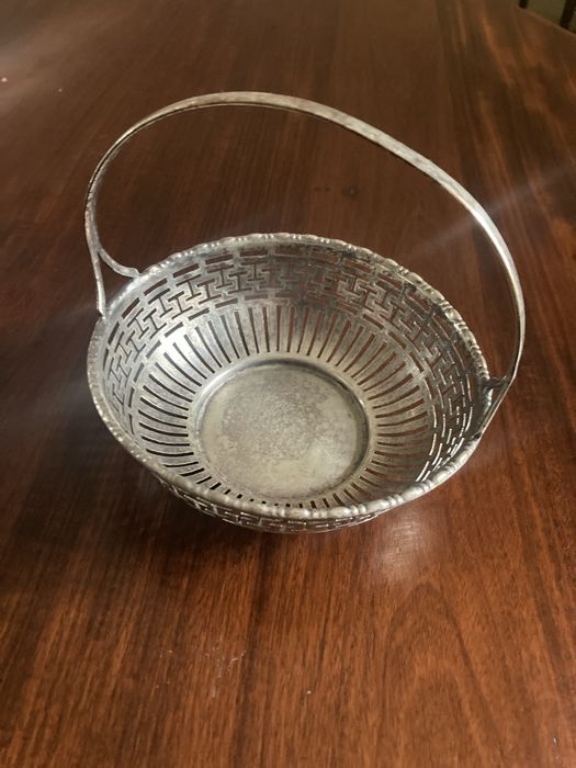Small Basket in English-style Shell