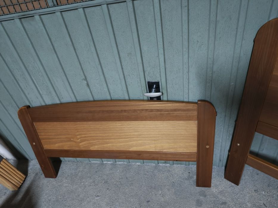 Cama solteiro em estado como novo