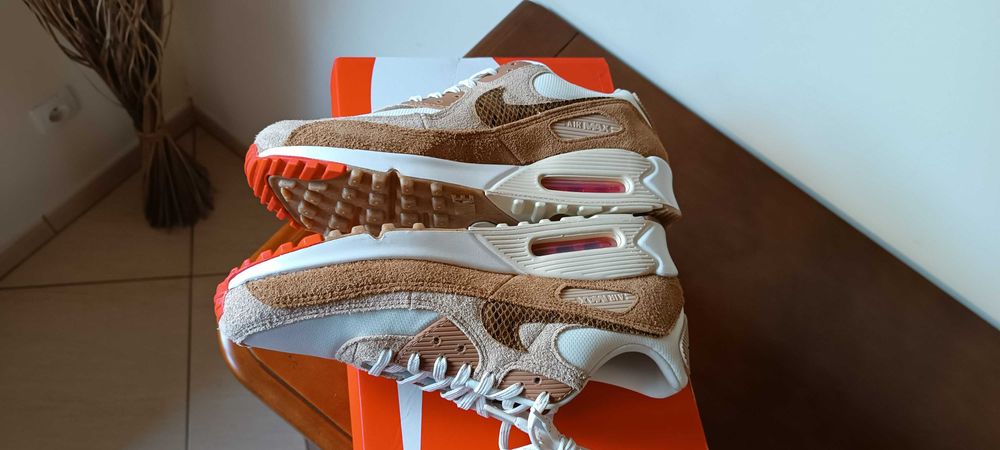 (roz. 44) Nike Air Max 90 SE Pale Ivory Snakeskin Swoosh DX9502,-100