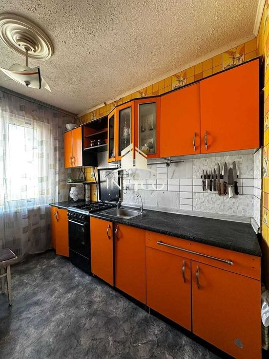 Продаж 5-кімнатної квартири на Митниці