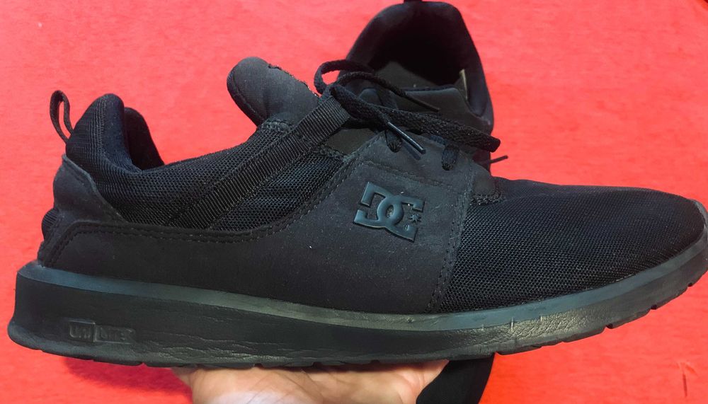 Стильные трендовые кроссовки от DC Shoes США р.44,5 29см в идеале