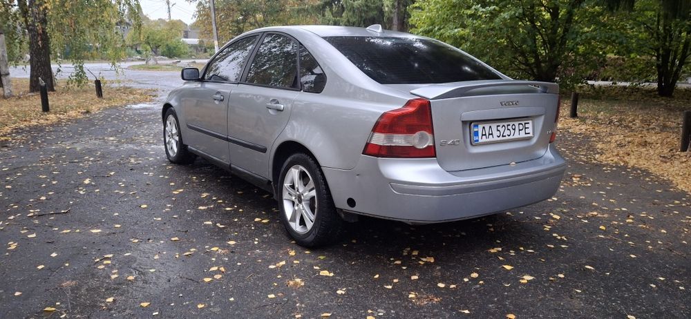 VOLVO S 40 2.5 L