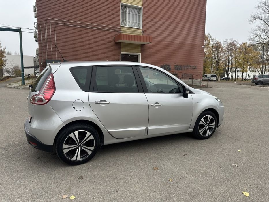 Авто рено сценик 2011. 1.6 дизель