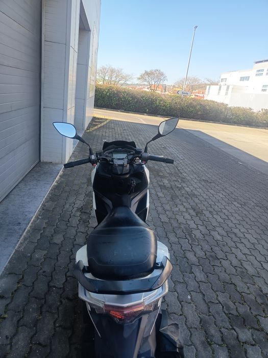 Moto 125 cc como nova