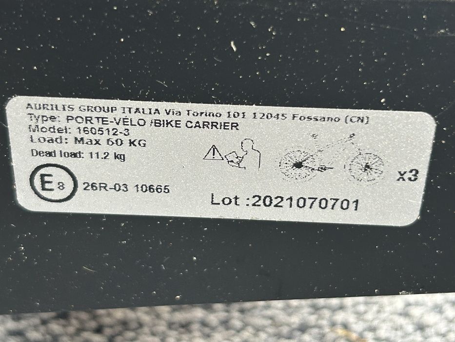 Bagażnik rowerowy na hak holowniczy na trzy rowery uchylny