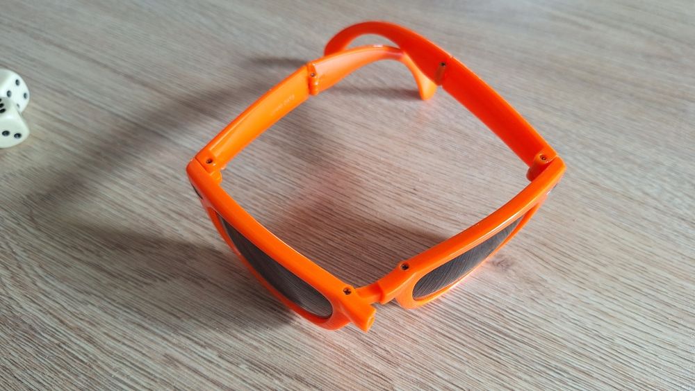 Corda para saltar em pvc e oculos crianca