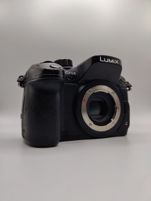 Câmara Panasonic Lumix DMC-GH4 4K + Adaptador Manual EOS-m4/3 A