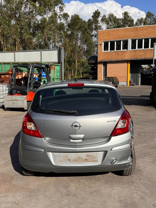 Para peças OPEL Corsa D