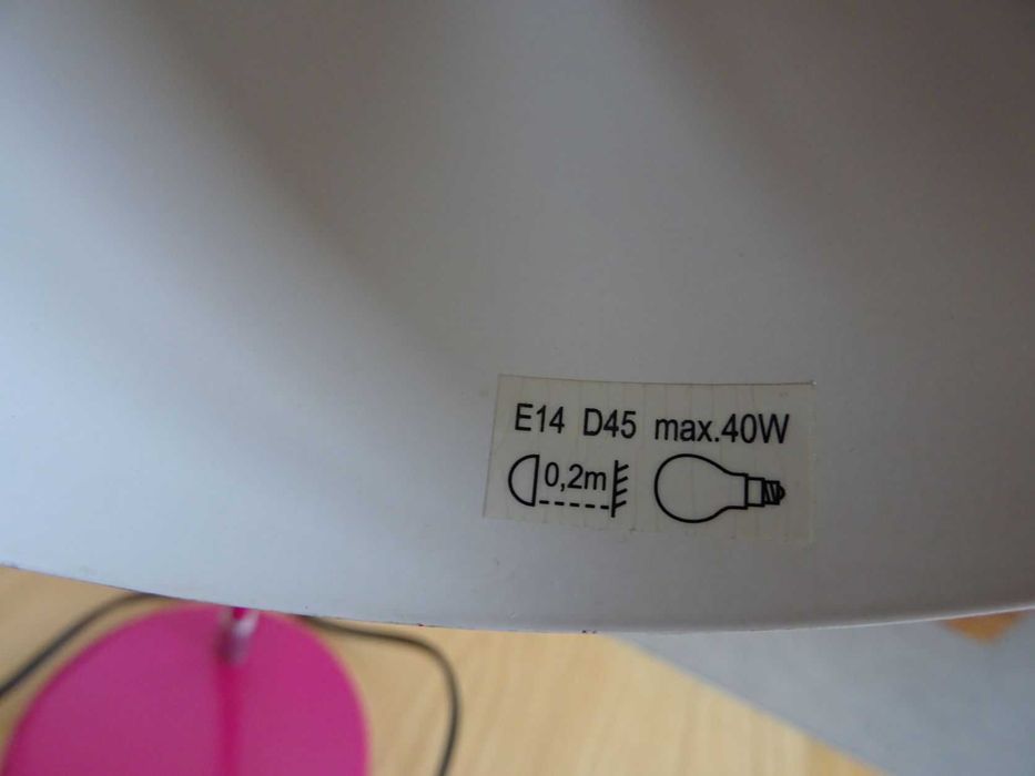 Lampka na biurko różowa Brilliant