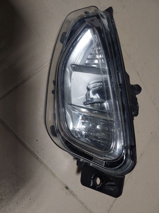 Противотуманка Форд Куга Ескейп отличном состоянии.  Оригинал  Америка