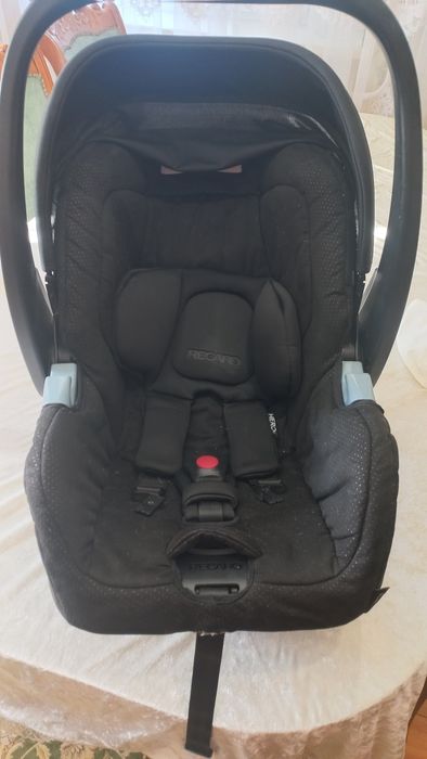 Дитяче автокрісло Recaro фірма