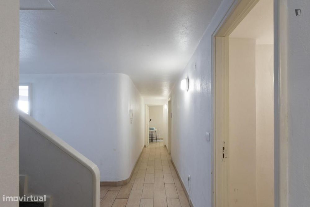 Quarto - localizado em Paranhos Porto