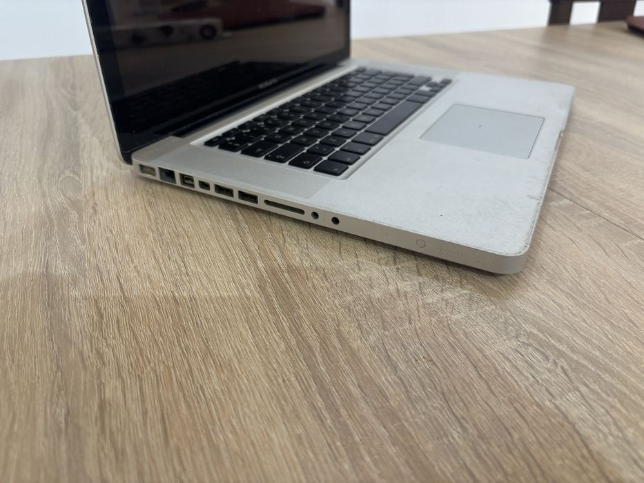 MacBook Pro mid 2010 15’ A1286 - Peças