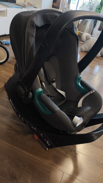 Britax Romer baby safe 3 baza obrotowa