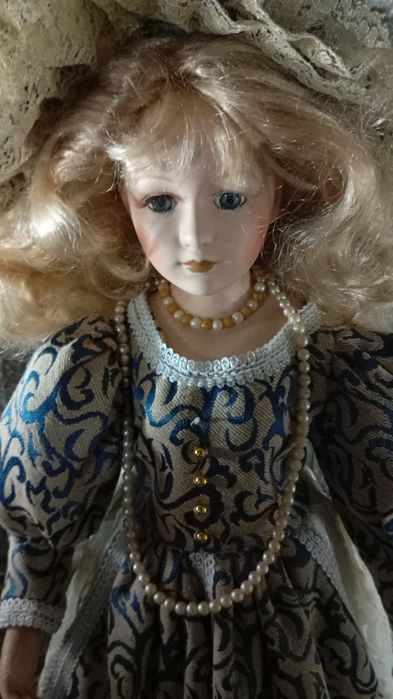 Bonecas de porcelana