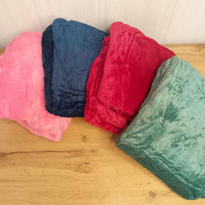 Тепла ковдра-толстовка з капюшоном Huggle на флісі