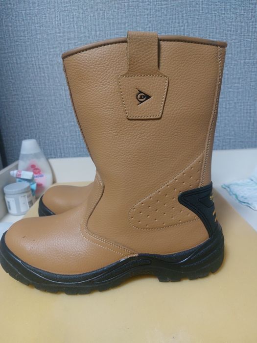Продам рабочую обувь  Dunlop rigger steel toe cap