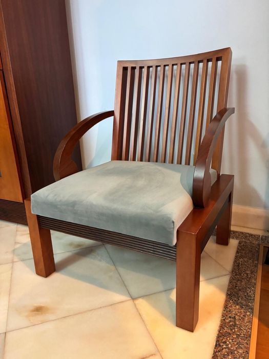 2 Cadeirões de Sala -Madeira Maciça