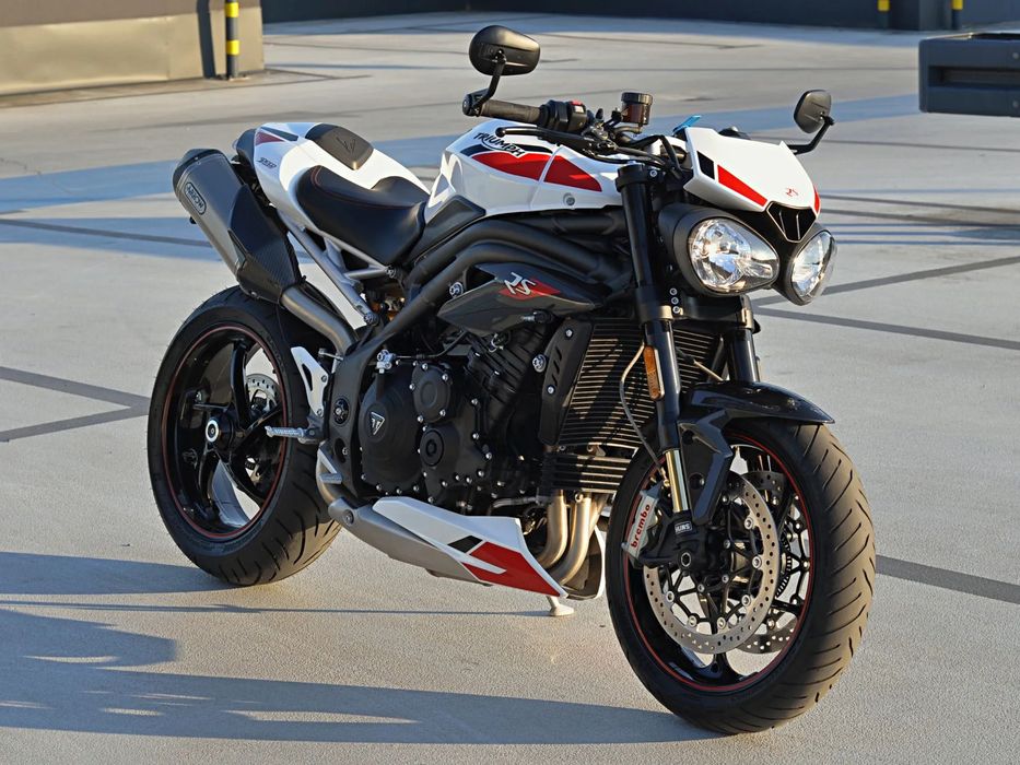 Triumph Street Triple Triumph speed triple 1050 rs