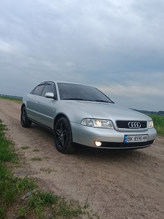 Продам надійну Audi A4,1.6 mpi